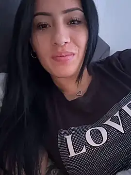 Snapshot of Sara_luna_ chatting on December 11, 2024, 5:48 pm Sara luna  online show from December 11, 2024, 5:48 pm