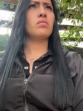 Snapshot of Sara_luna_ chatting on March 13, 2025, 9:37 pm Sara luna  online show from March 13, 2025, 9:37 pm