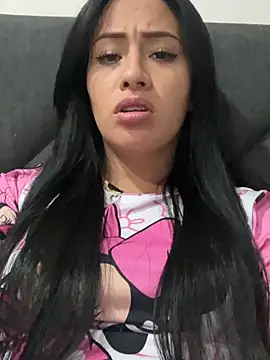 Sara luna  online show from June 28, 2026, 3:01 am