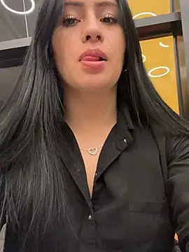 Sara luna  online show from July 16, 2026, 12:05 am