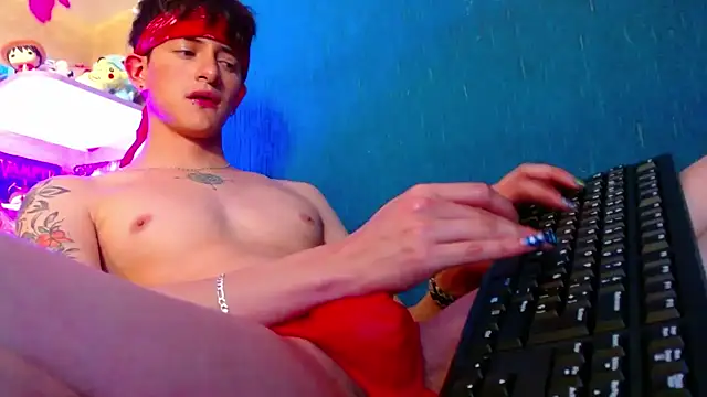 GabyThoms online show from December 17, 2024, 11:59 pm