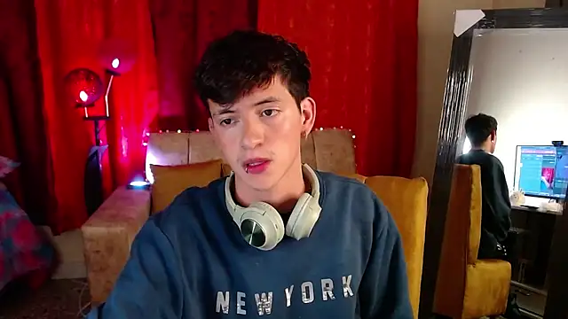 GabyThoms online show from December 20, 2024, 11:26 pm