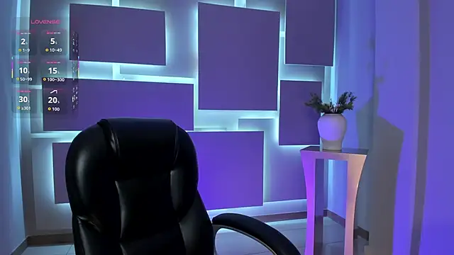 HannahJamesX online show from March 10, 2026, 1:16 pm