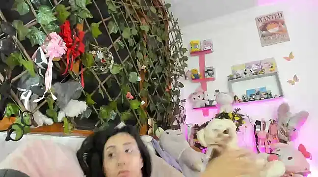 LunaDeCristall online show from February 14, 2025, 11:53 am