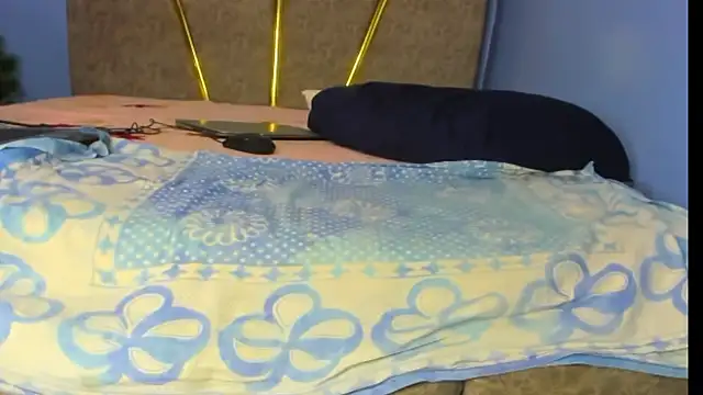 Pretty Shall online show from October 20, 2025, 3:51 am