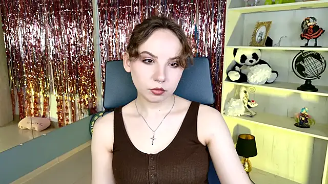 JasmineMilko online show from May 4, 2026, 5:03 am