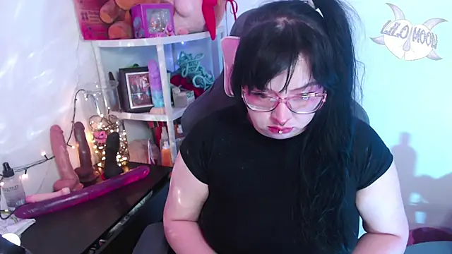 LiloMoon69 online show from December 3, 2024, 2:36 am