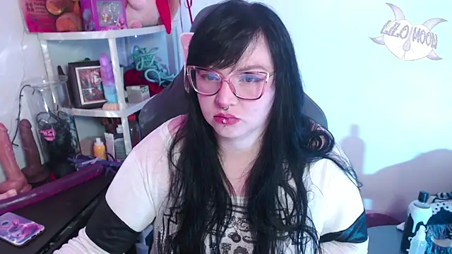 LiloMoon69 online show from December 4, 2024, 3:04 am