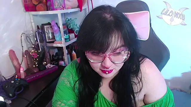 LiloMoon69 online show from December 10, 2024, 3:20 am