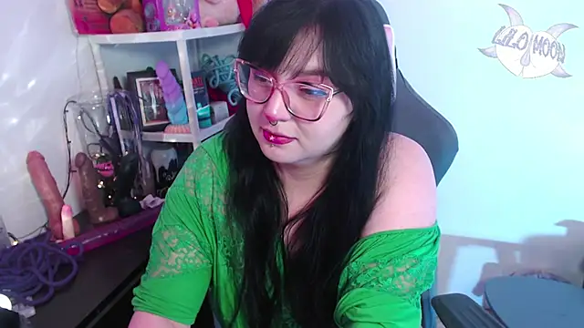 LiloMoon69 online show from December 10, 2024, 6:22 am