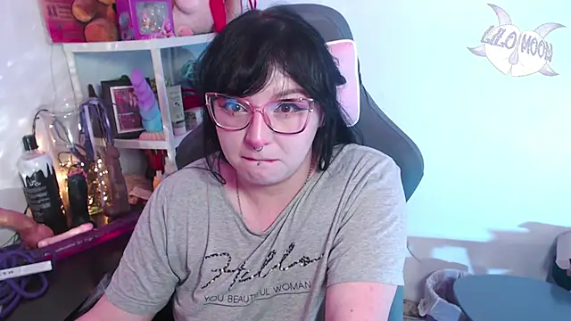 LiloMoon69 online show from December 11, 2024, 5:53 am
