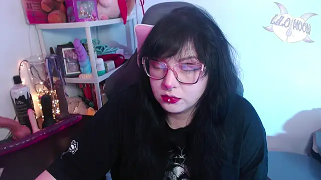 LiloMoon69 online show from December 13, 2024, 3:16 am