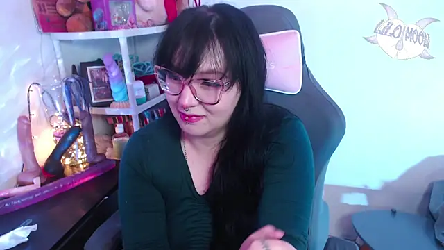 LiloMoon69 online show from December 14, 2024, 6:35 am