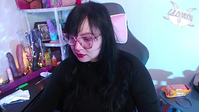 LiloMoon69 online show from December 18, 2024, 2:42 am