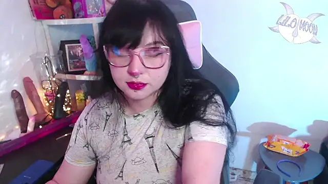 LiloMoon69 online show from December 19, 2024, 4:13 am