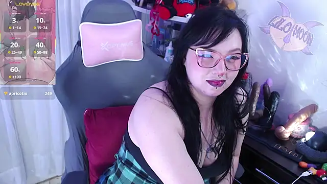 Snapshot of LiloMoon69 chatting on September 20, 2025, 1:45 pm LiloMoon69 online show from September 20, 2025, 1:45 pm