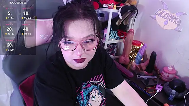 Snapshot of LiloMoon69 chatting on October 4, 2025, 1:09 pm LiloMoon69 online show from October 4, 2025, 1:09 pm