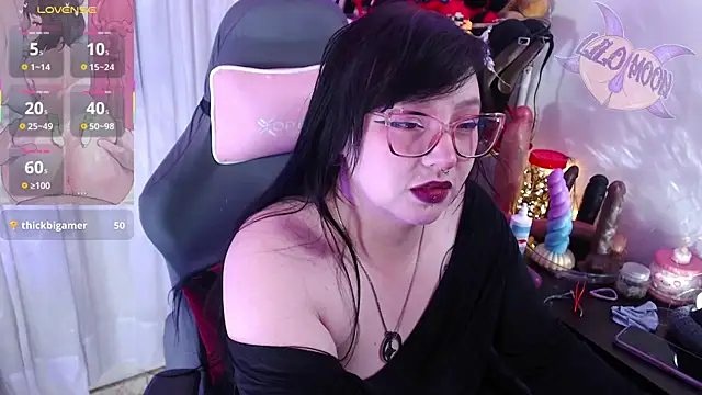 Snapshot of LiloMoon69 chatting on October 12, 2025, 1:43 pm LiloMoon69 online show from October 12, 2025, 1:43 pm