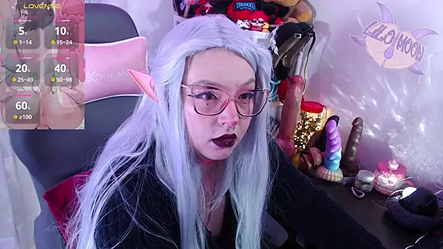 Snapshot of LiloMoon69 chatting on October 13, 2025, 2:17 pm LiloMoon69 online show from October 13, 2025, 2:17 pm