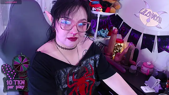 LiloMoon69 online show from November 3, 2025, 3:35 pm