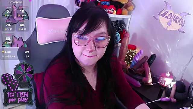 LiloMoon69 online show from November 13, 2025, 4:06 pm