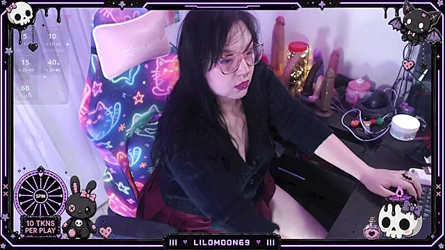 LiloMoon69 online show from June 15, 2026, 8:38 am