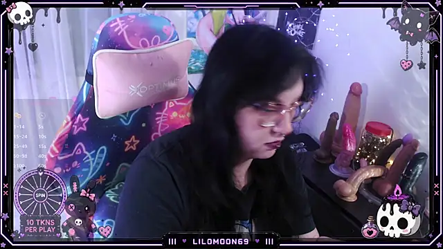 LiloMoon69 online show from June 21, 2026, 7:55 am