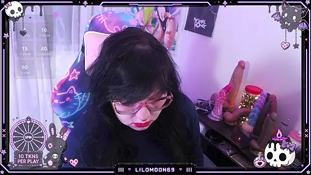 Snapshot of LiloMoon69 chatting on July 12, 2026, 7:54 am LiloMoon69 online show from July 12, 2026, 7:54 am
