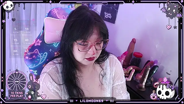 Snapshot of LiloMoon69 chatting on July 23, 2026, 7:28 am LiloMoon69 online show from July 23, 2026, 7:28 am