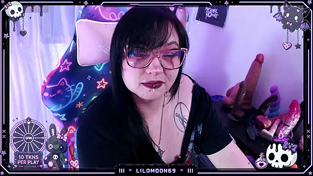Snapshot of LiloMoon69 chatting on August 6, 2026, 4:03 am LiloMoon69 online show from August 6, 2026, 4:03 am