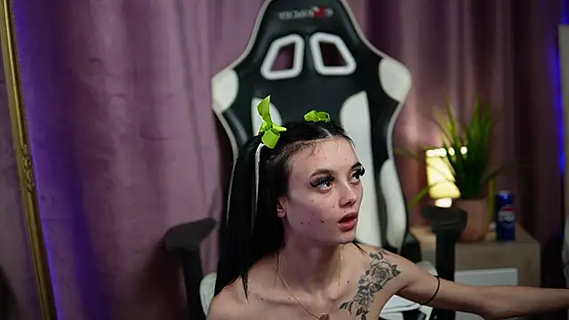 RachelRave online show from January 15, 2025, 3:33 am