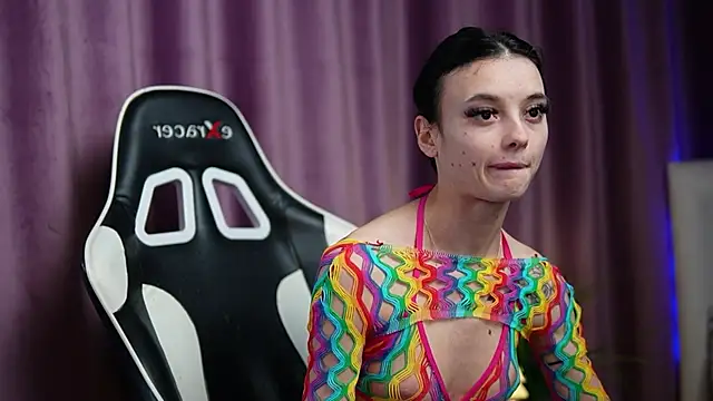 RachelRave online show from January 19, 2025, 4:33 am