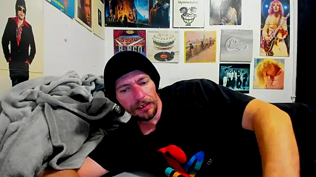 cloudyystar666 online show from December 14, 2025, 4:07 am