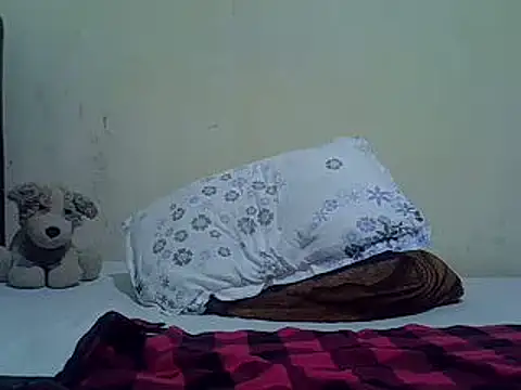 pretty vivy online show from February 16, 2025, 7:27 pm