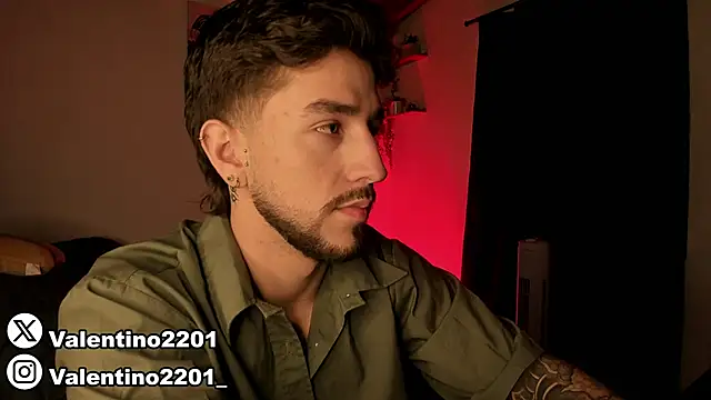 Snapshot of Valentino_Xander chatting on March 12, 2025, 1:36 am Valentino Xander online show from March 12, 2025, 1:36 am
