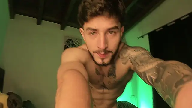 Snapshot of Valentino_Xander chatting on March 20, 2025, 3:34 am Valentino Xander online show from March 20, 2025, 3:34 am