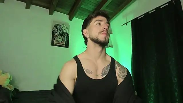 Snapshot of Valentino_Xander chatting on March 21, 2025, 2:39 am Valentino Xander online show from March 21, 2025, 2:39 am