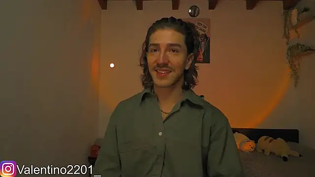 Snapshot of Valentino_Xander chatting on March 26, 2026, 3:23 am Valentino Xander online show from March 26, 2026, 3:23 am