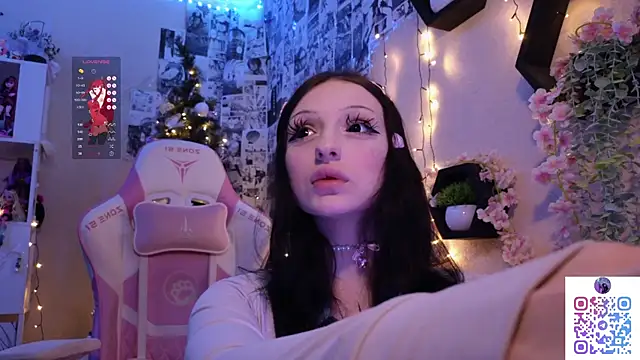 Snapshot of hikmurr chatting on February 13, 2025, 6:59 pm hikmurr online show from February 13, 2025, 6:59 pm