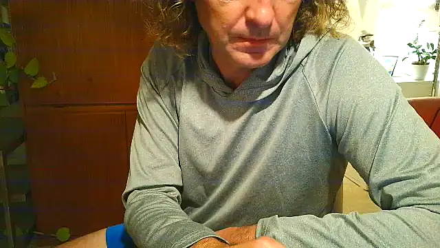 Snapshot of costanza7070 chatting on October 17, 2025, 4:15 am costanza7070 online show from October 17, 2025, 4:15 am