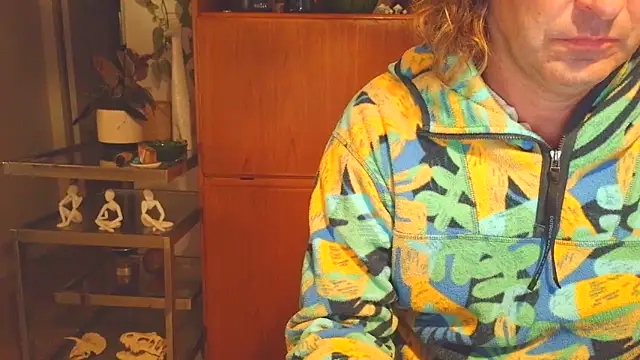 Snapshot of costanza7070 chatting on October 29, 2025, 5:42 am costanza7070 online show from October 29, 2025, 5:42 am