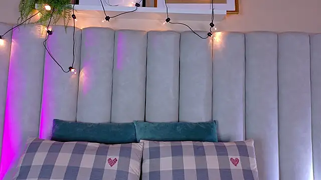 EngelStone online show from October 16, 2025, 7:48 pm