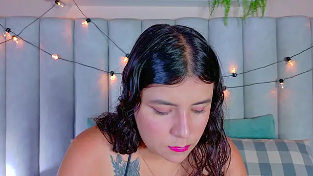 Snapshot of EngelStone chatting on November 26, 2025, 7:37 pm EngelStone online show from November 26, 2025, 7:37 pm