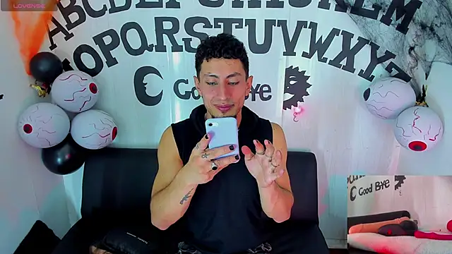 Piggy Eddy online show from October 26, 2025, 5:35 am