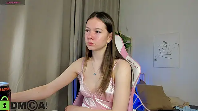 Snapshot of Nicole_Charm chatting on October 20, 2025, 9:04 pm Nicole Charm online show from October 20, 2025, 9:04 pm