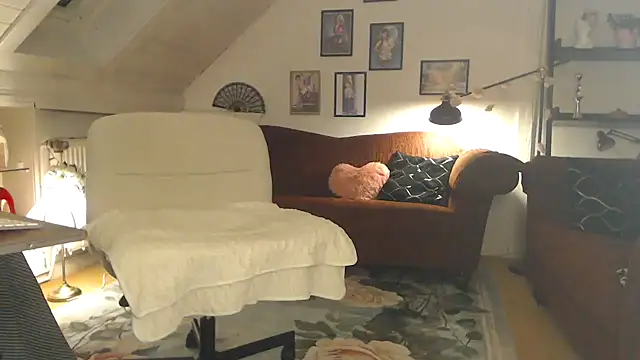 GinaBlonde online show from November 15, 2025, 4:36 pm