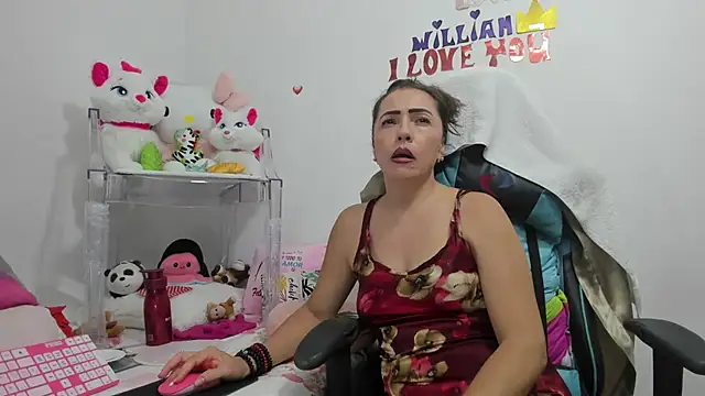 Snapshot of GatitaSexy_Hotwet4u chatting on December 10, 2024, 11:30 pm GatitaSexy Hotwet4u online show from December 10, 2024, 11:30 pm
