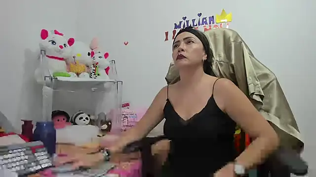 Snapshot of GatitaSexy_Hotwet4u chatting on January 13, 2025, 11:27 pm GatitaSexy Hotwet4u online show from January 13, 2025, 11:27 pm