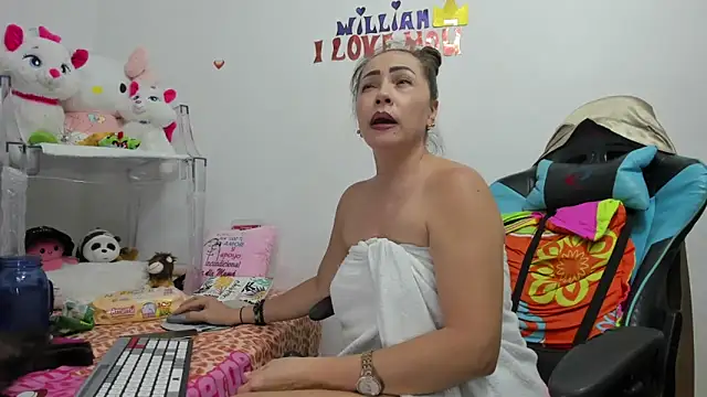 Snapshot of GatitaSexy_Hotwet4u chatting on January 29, 2025, 4:26 am GatitaSexy Hotwet4u online show from January 29, 2025, 4:26 am
