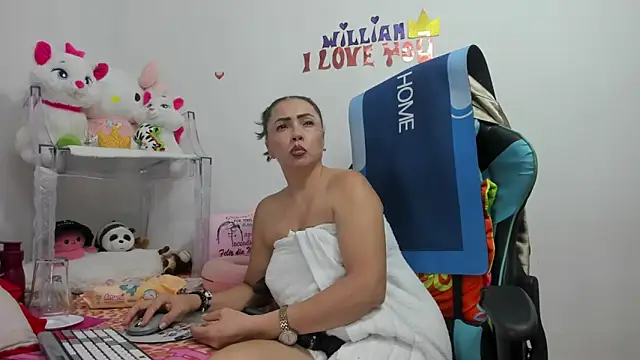 Snapshot of GatitaSexy_Hotwet4u chatting on February 12, 2025, 12:16 am GatitaSexy Hotwet4u online show from February 12, 2025, 12:16 am